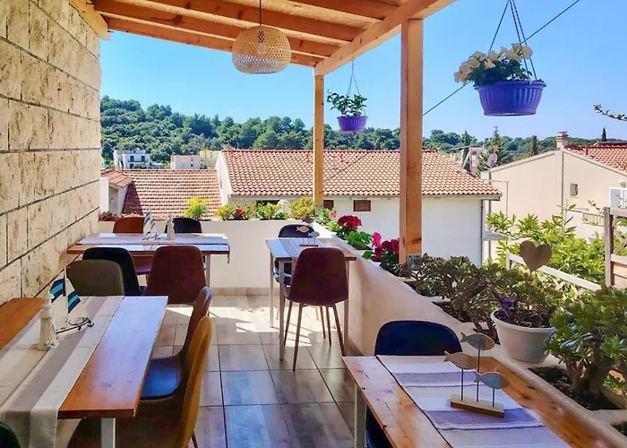 Lovely In Hvar شقة *