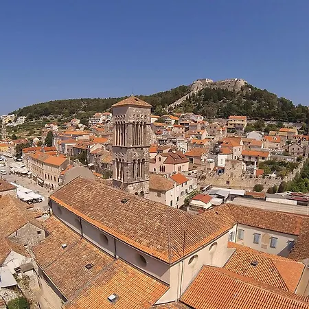 Διαμέρισμα Lovely In Hvar